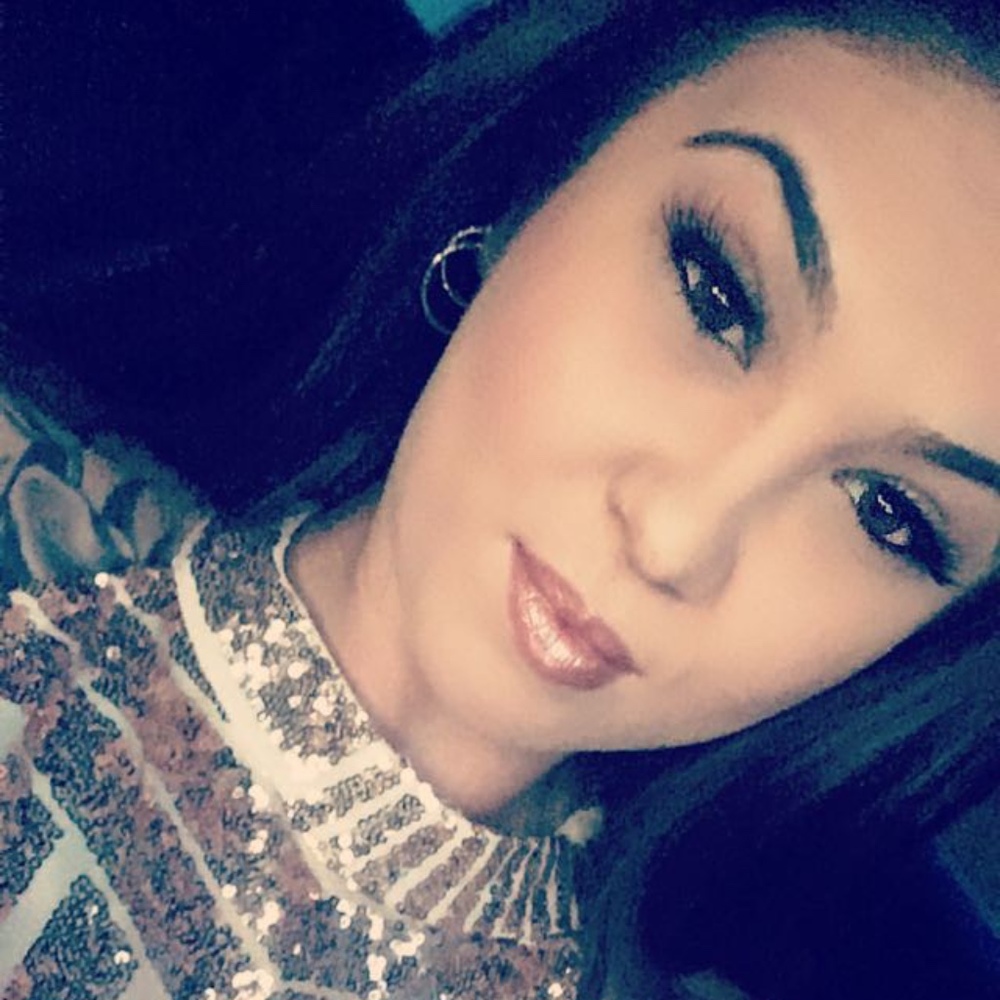 Meet your Posher, Cassandra